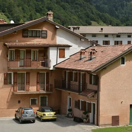 Casa Naanì Rododendro * San Colombano